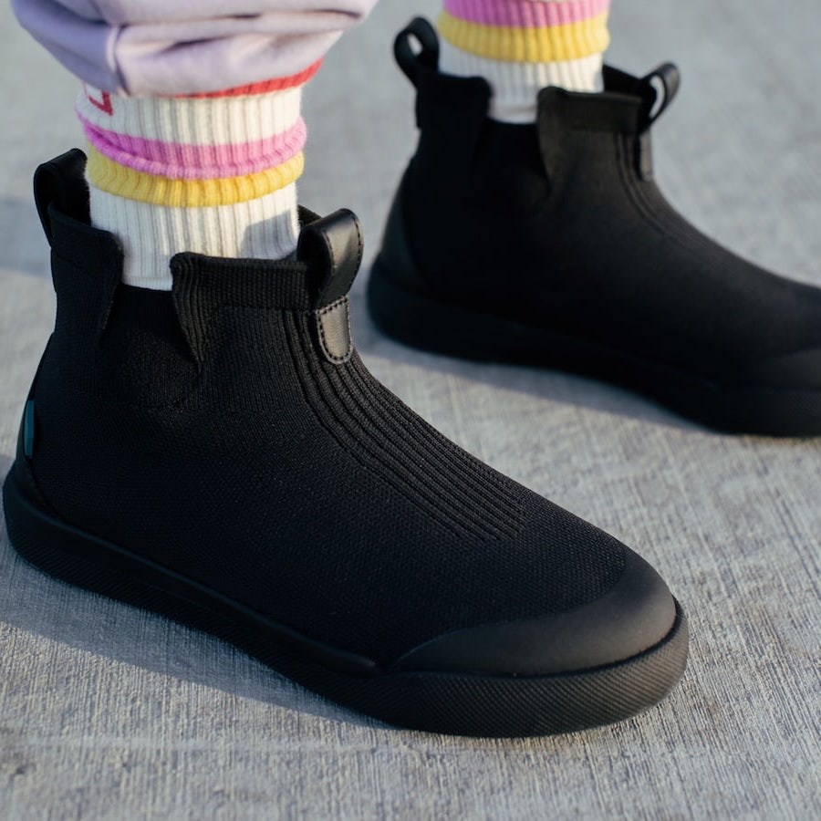 Black Kids' Vessi Weekend Chelsea Boots | 07618LNIB