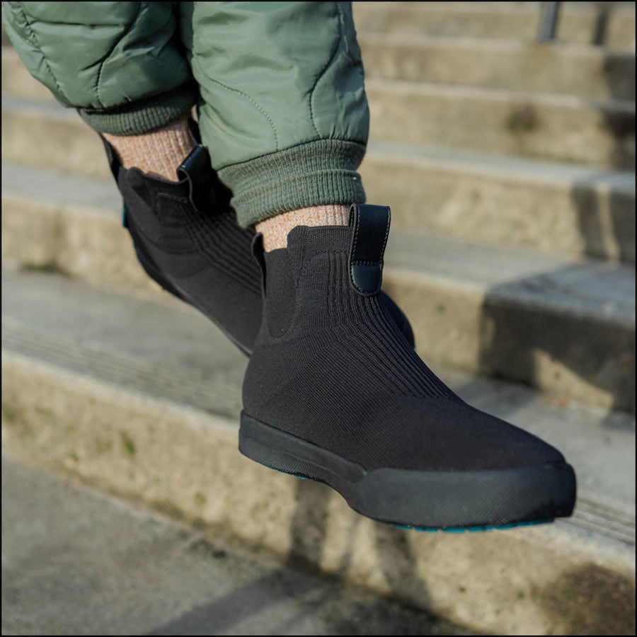 Black Men's Vessi Weekend Chelsea Boots | 23845MJHF