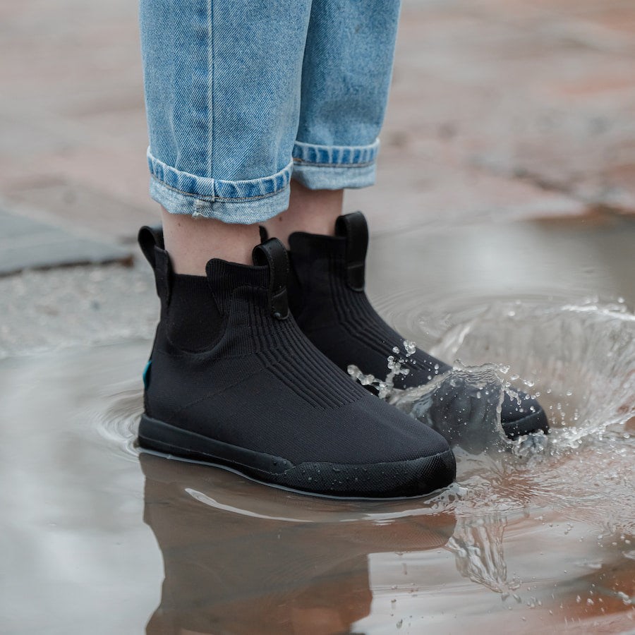 Black Women's Vessi Weekend Chelsea Boots | 09872FPBD