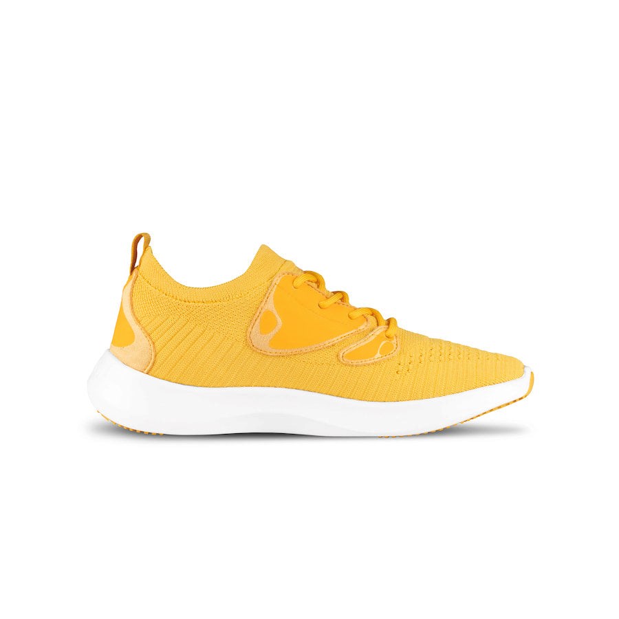 Yellow Men's Vessi Everyday Move Sneakers | 93560RCDF